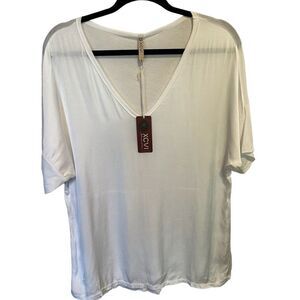 NWT- XCVI- Women’s White Stretch V- Neck Short Sleeve T Shirt NEW, Size Large